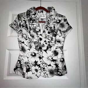Victor Costa Jeweled Button Front Short Sleeve Ruffle Collar Floral Print Top